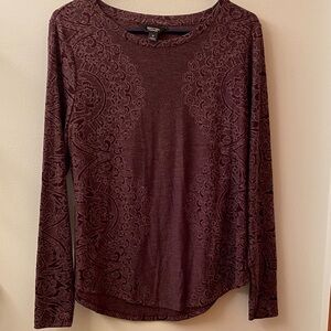 Women’s Size Medium top